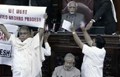 Congress expels 6 Seemandhra MPs for protesting against Telangana